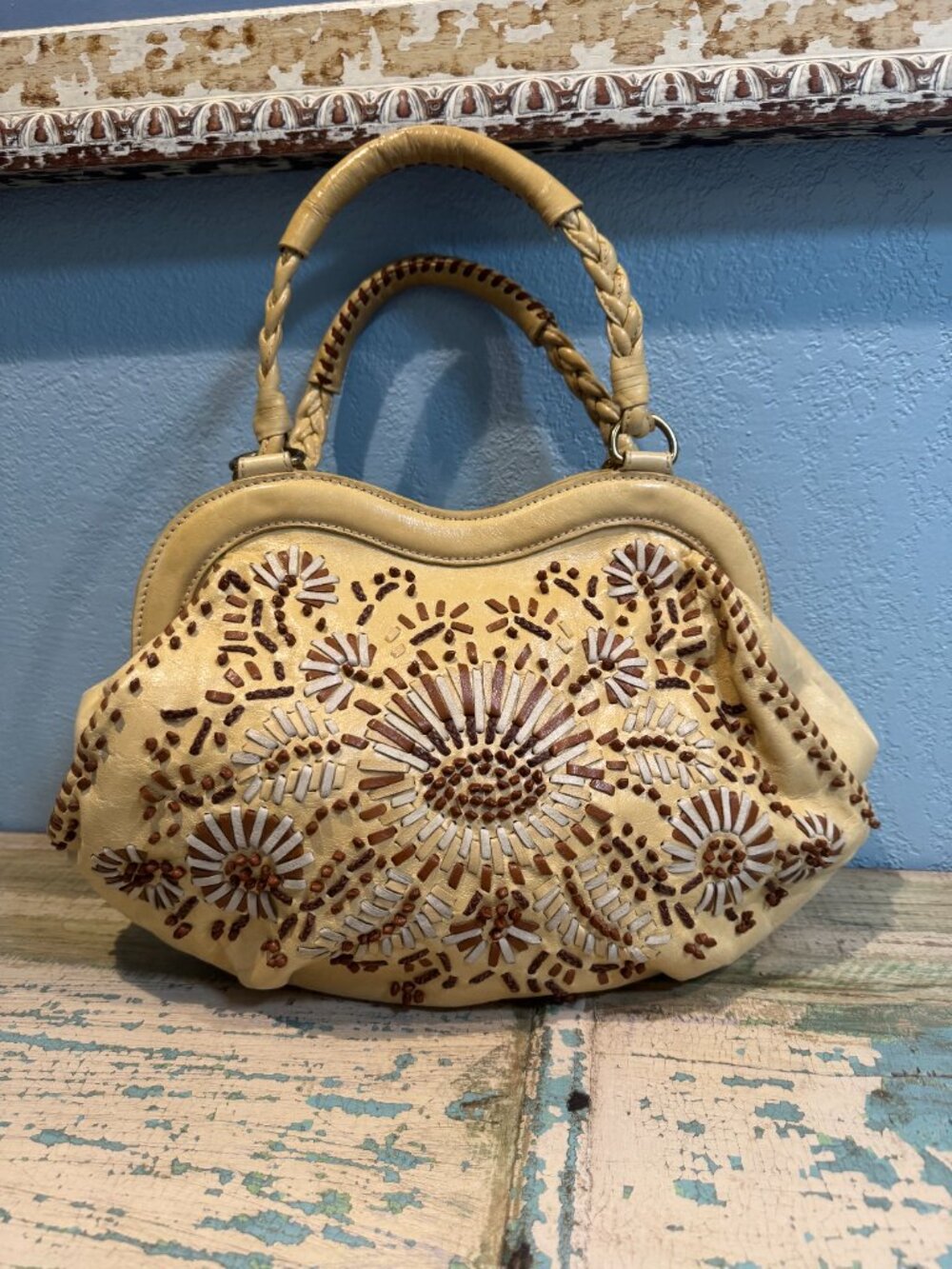 GUC ISABELLA FIORE LEATHER WOVEN DETAIL SUNFLOWER BAG
